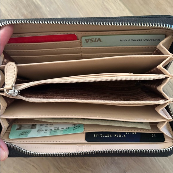 Love Moschino Architectural Design Wallet in Beige and Black - Picture 10 of 11